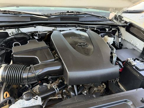 Used 2020 Toyota Tacoma TRD Sport image 16