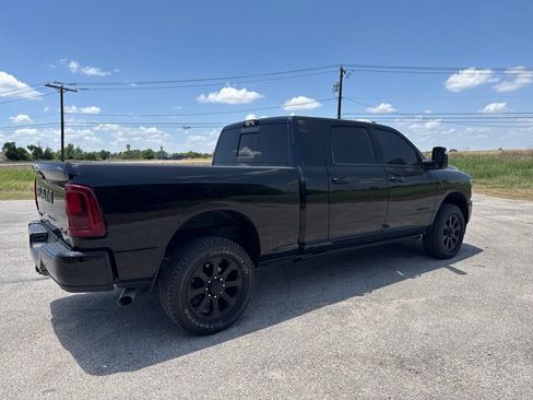 Used 2025 RAM 2500 Laramie AWD/4WD image 4