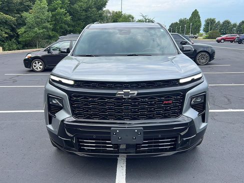 Used 2025 Chevrolet Traverse RS AWD/4WD image 8