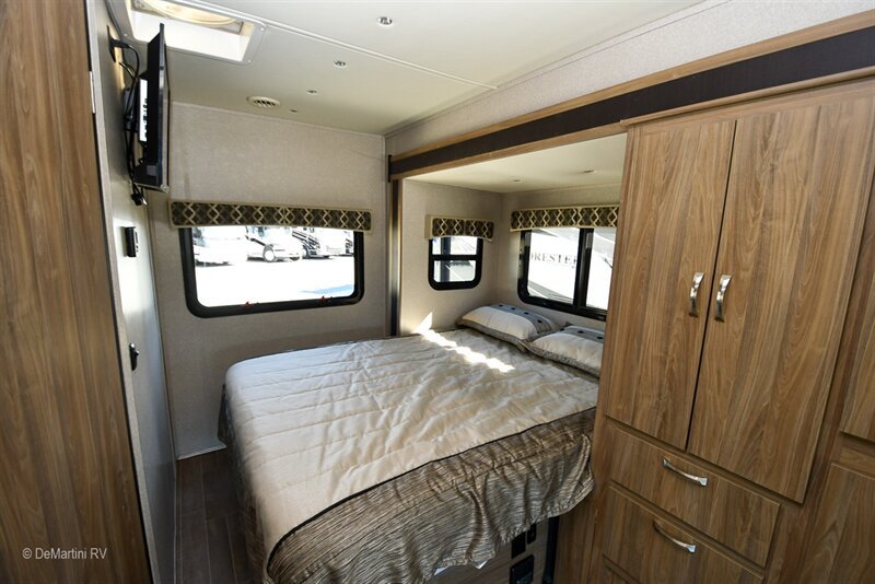 Used 2018 Mercedes-Benz Sprinter 3500 image 6