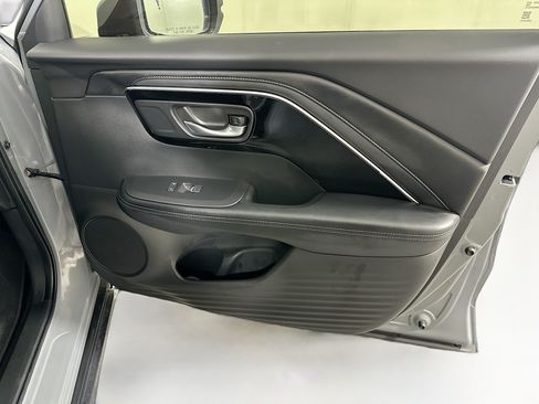 Used 2025 Acura ADX FWD image 32
