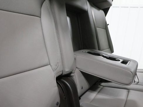 Used 2024 Chevrolet Tahoe Z71 w/ Luxury Package image 29