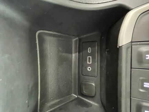 Used 2023 GMC Terrain SLE AWD/4WD image 19