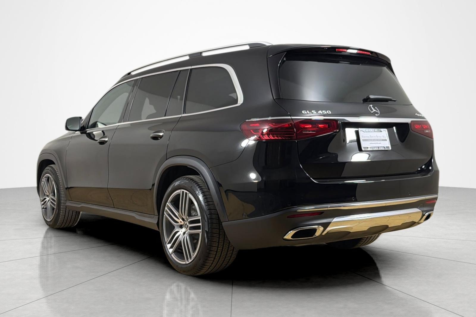 Used 2026 Mercedes-Benz GLS 450 4MATIC image 3