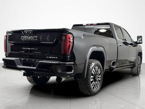 Used 2024 GMC Sierra 3500 Denali Ultimate AWD/4WD image 5
