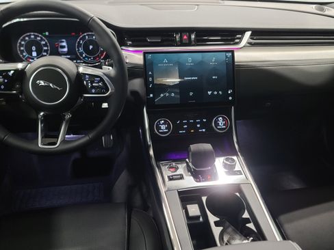 New 2024 Jaguar XF R-Dynamic SE image 5