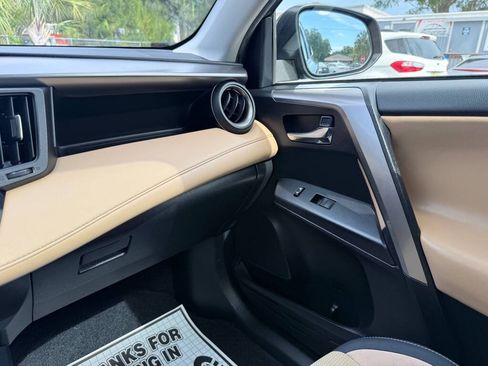 Used 2018 Toyota RAV4 XLE FWD image 19