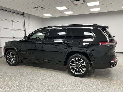 Used 2022 Jeep Grand Cherokee L Overland w/ MOPAR Finishing Package AWD/4WD image 7