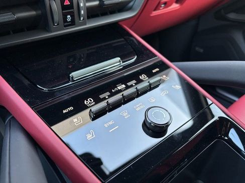 Certified 2026 Porsche Cayenne AWD/4WD image 20