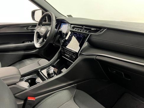 New 2025 Jeep Grand Cherokee L Laredo w/ Luxury Tech Group I image 13