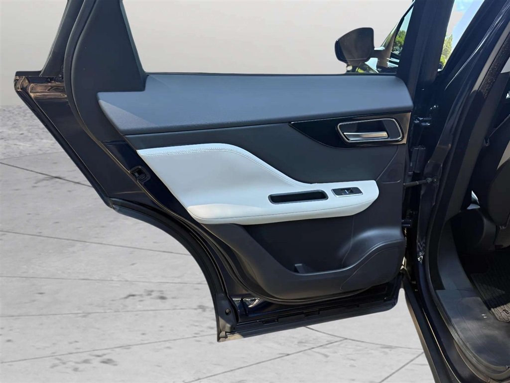 Used 2018 Jaguar F-PACE R-Sport AWD/4WD image 21
