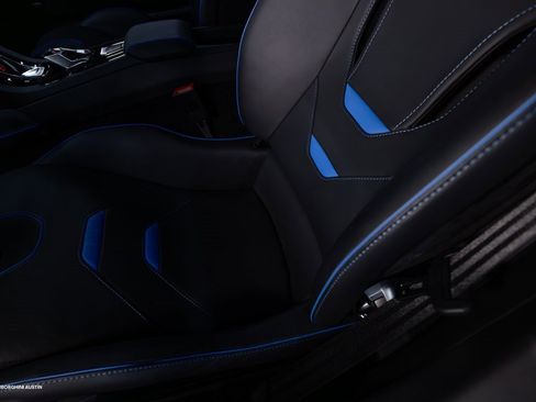 Used 2021 Lamborghini Huracan EVO image 34