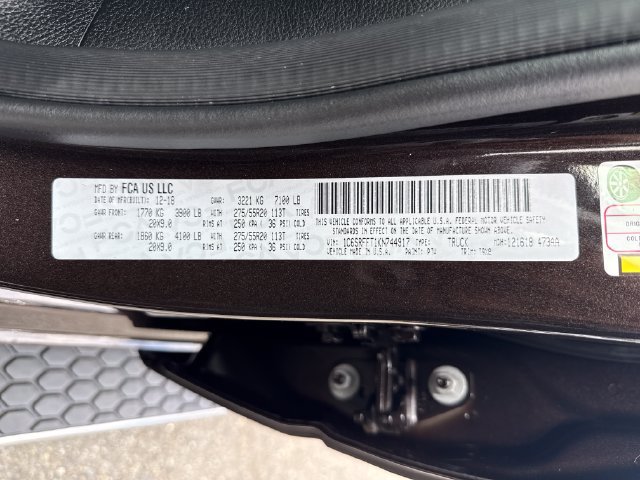 Used 2019 RAM 1500 4x4 Crew Cab image 16