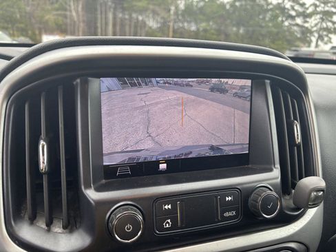 Used 2020 Chevrolet Colorado LT image 13