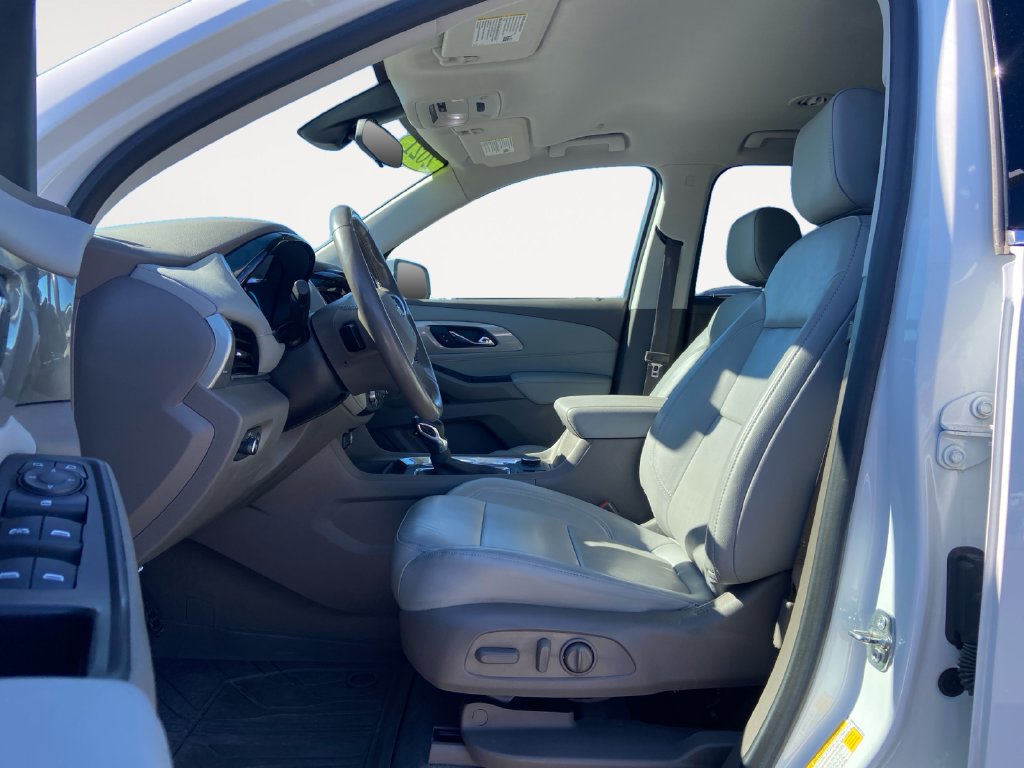 Used 2021 Chevrolet Traverse LT w/ LPO, Floor Liner Package FWD image 9