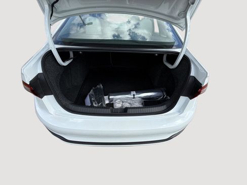 New 2025 Volkswagen Jetta SE image 9