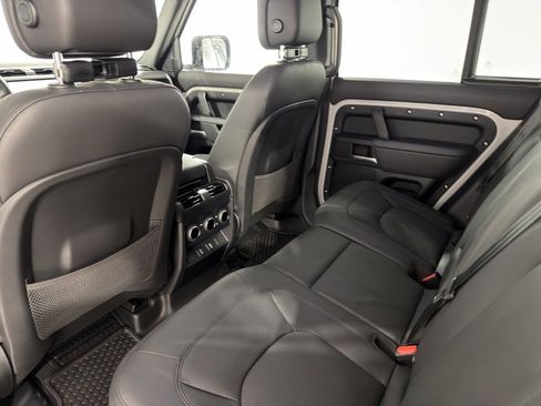 New 2026 Land Rover Defender 110 X-Dynamic SE image 21