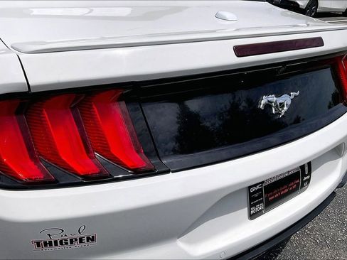 Used 2019 Ford Mustang Premium RWD image 8