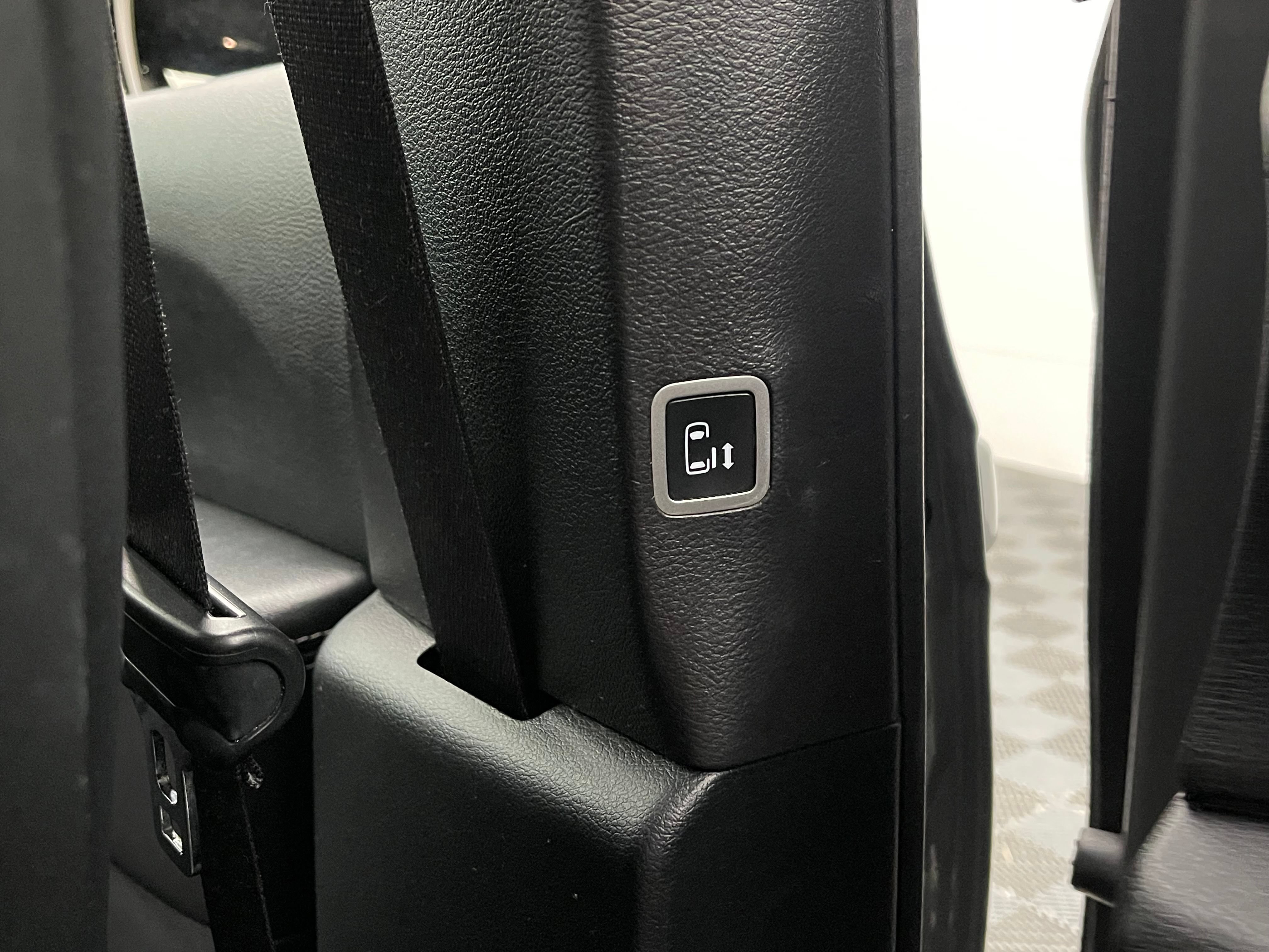 Used 2020 Chrysler Pacifica Touring-L Plus w/ S Appearance Package FWD image 38