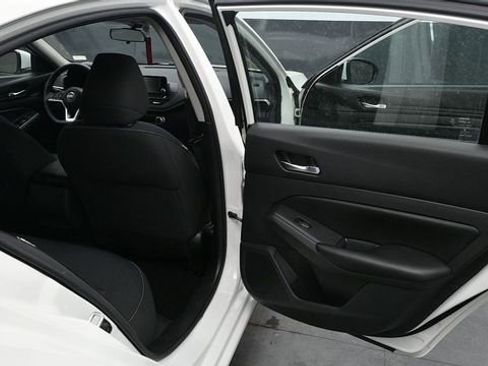 Used 2021 Nissan Altima 2.5 S FWD image 14