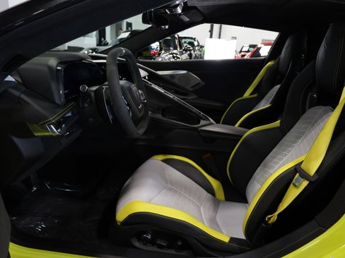 Used 2022 Chevrolet Corvette Stingray Premium Conv w/ Z51 Performance Package image 19