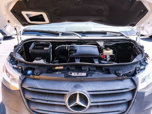 Used 2020 Mercedes-Benz Sprinter 2500 image 34