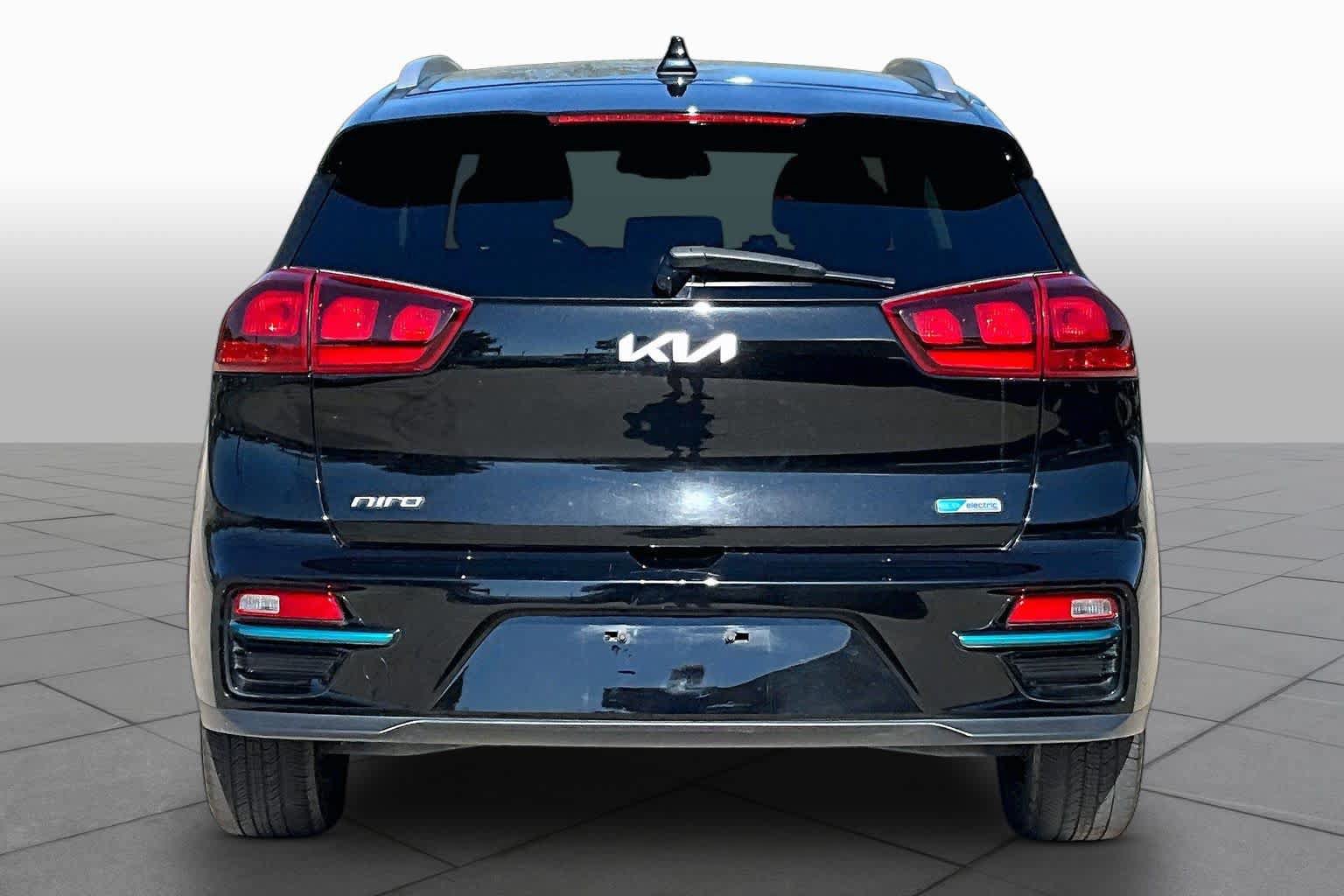 Used 2022 Kia Niro EX FWD image 4