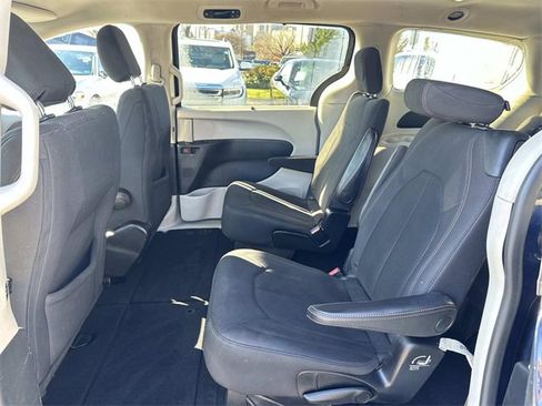 Certified 2019 Chrysler Pacifica Touring Plus image 12