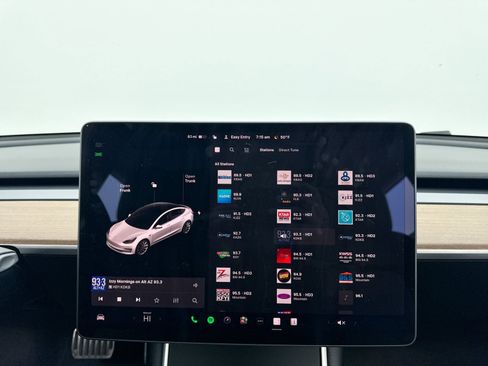 Used 2019 Tesla Model 3 Standard Range Plus image 5