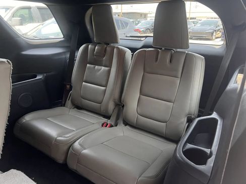 Used 2012 Ford Explorer XLT AWD/4WD image 17