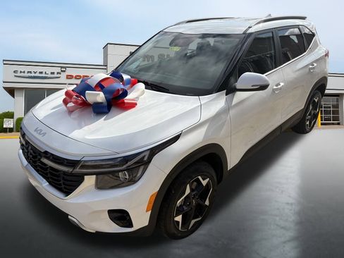 Used 2025 Kia Seltos EX image 9