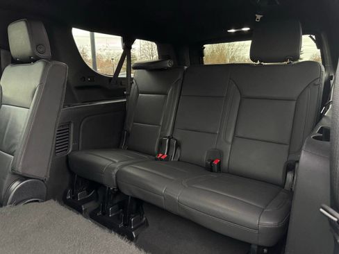 Used 2023 Chevrolet Suburban LT image 31
