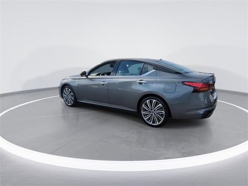 Used 2023 Nissan Altima 2.5 SL image 6