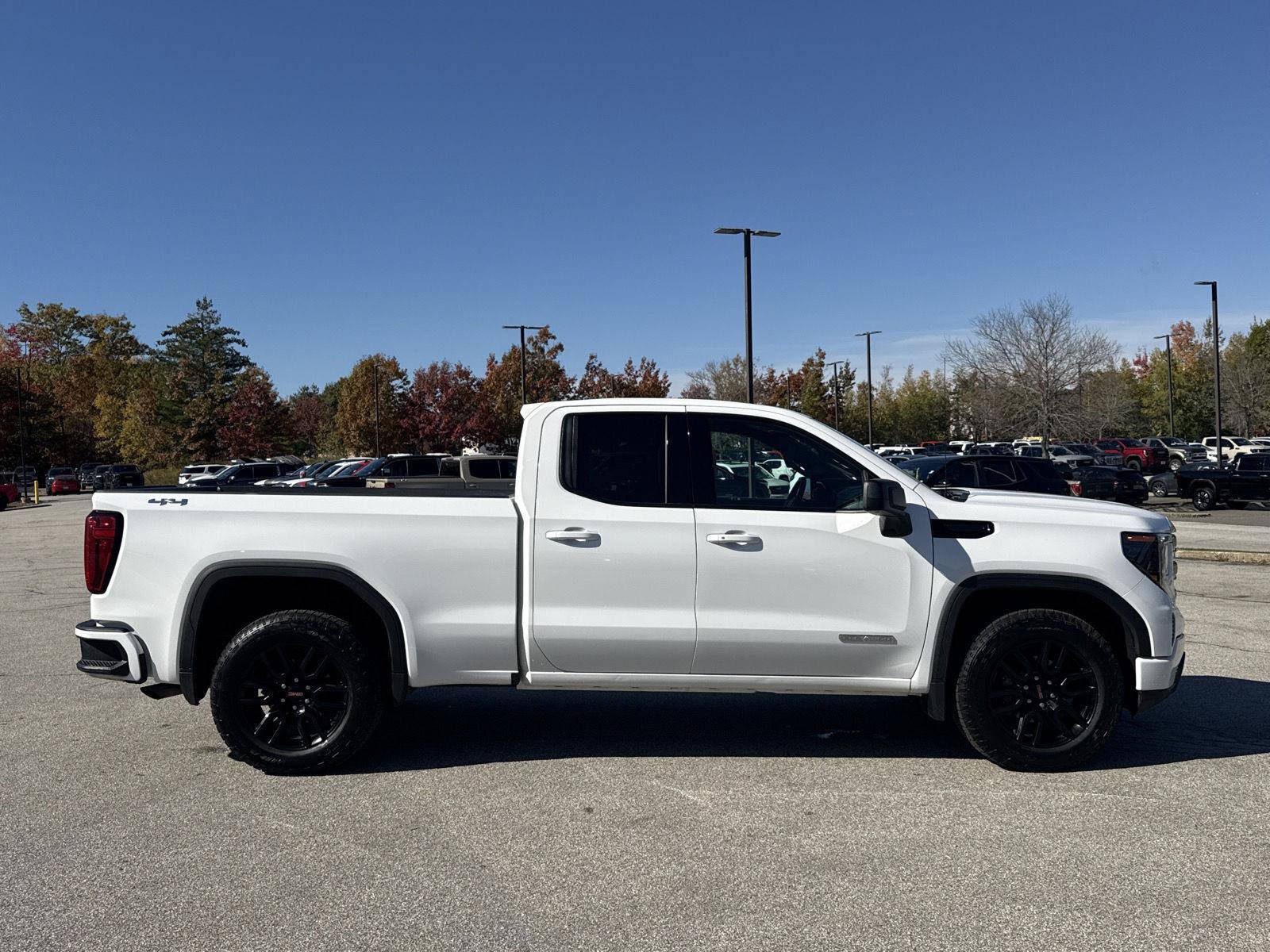 Used 2023 GMC Sierra 1500 Elevation AWD/4WD image 5