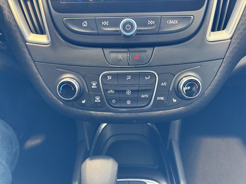 Used 2025 Chevrolet Malibu LT image 17