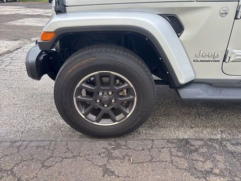 Used 2022 Jeep Gladiator Overland w/ Popular Equipment Package AWD/4WD image 8
