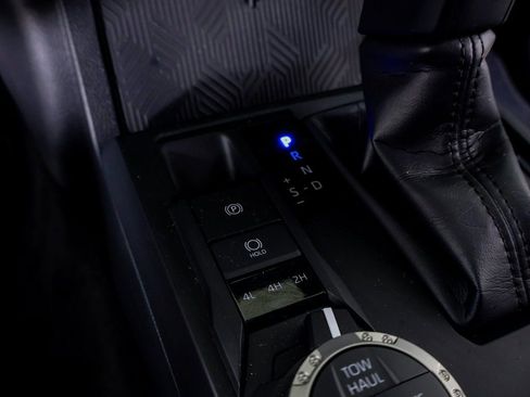 Used 2025 Toyota Tacoma TRD Off-Road image 18