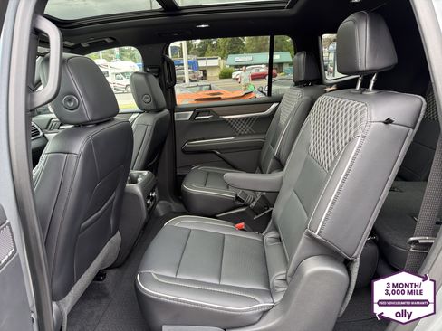 Used 2025 GMC Acadia Denali w/ Super Cruise Package AWD/4WD image 11