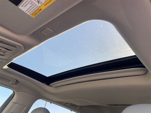 New 2026 Toyota Highlander Limited image 5