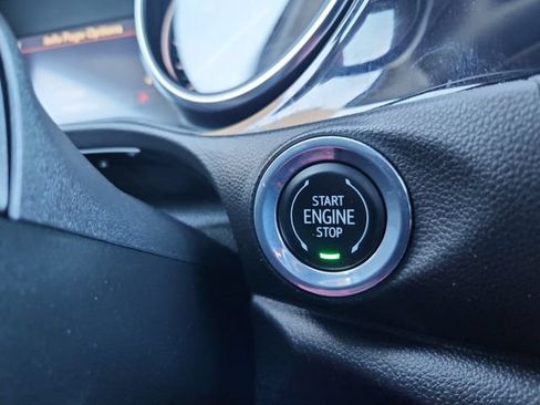 Used 2023 Buick Encore GX Essence w/ Experience Buick Package FWD image 28