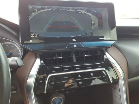 Used 2021 Toyota Venza Limited image 34