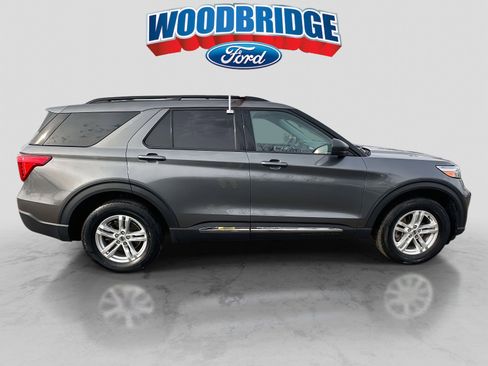 Used 2022 Ford Explorer XLT w/ Equipment Group 202A image 3