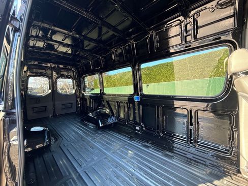 Used 2024 Mercedes-Benz Sprinter 3500 image 26