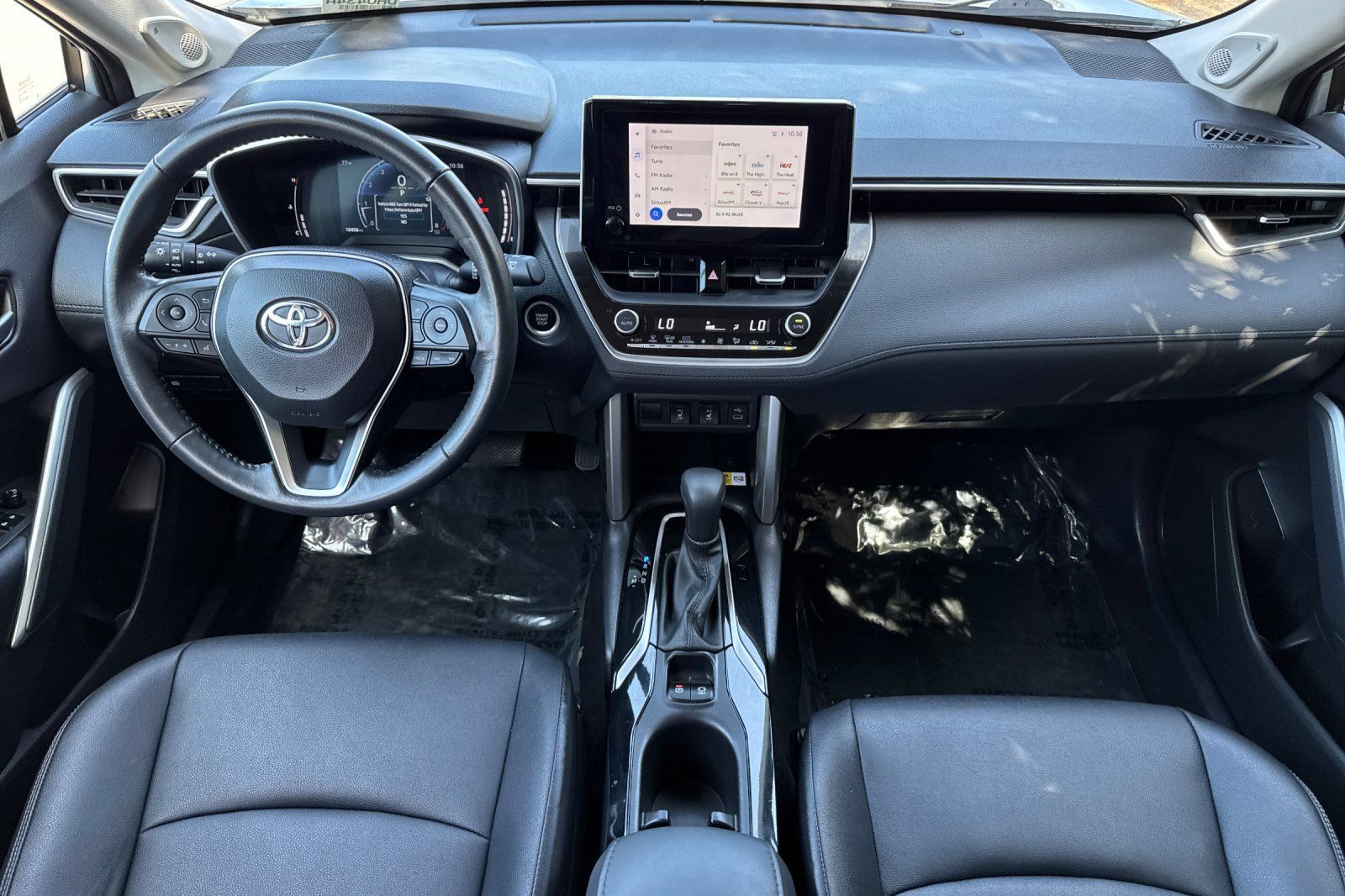 Used 2023 Toyota Corolla Cross XLE w/ Convenience Package FWD image 15