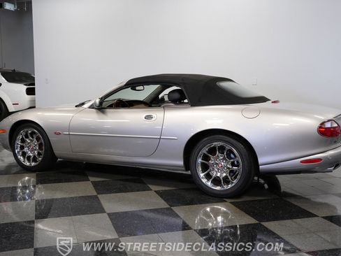 Used 2001 Jaguar XK8 Convertible image 8