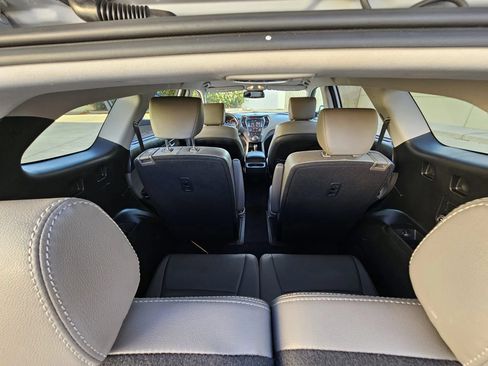 Used 2017 Hyundai Santa Fe Limited FWD image 25