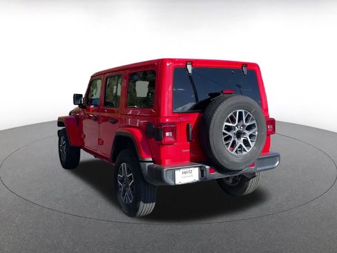 Used 2025 Jeep Wrangler Sahara image 11