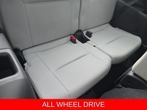 Used 2025 Mitsubishi Outlander AWD image 12