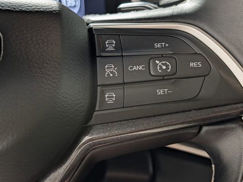 Used 2021 Jeep Grand Cherokee L Laredo w/ Luxury Tech Group I AWD/4WD image 23