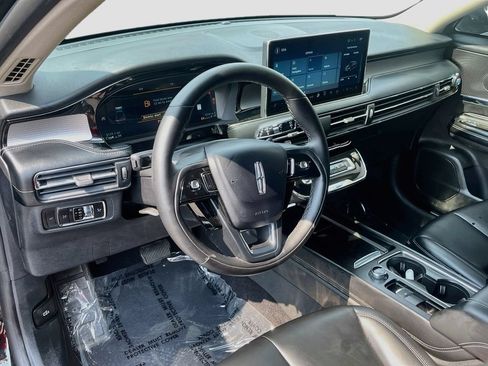 Used 2026 Lincoln Corsair Premiere AWD/4WD image 9